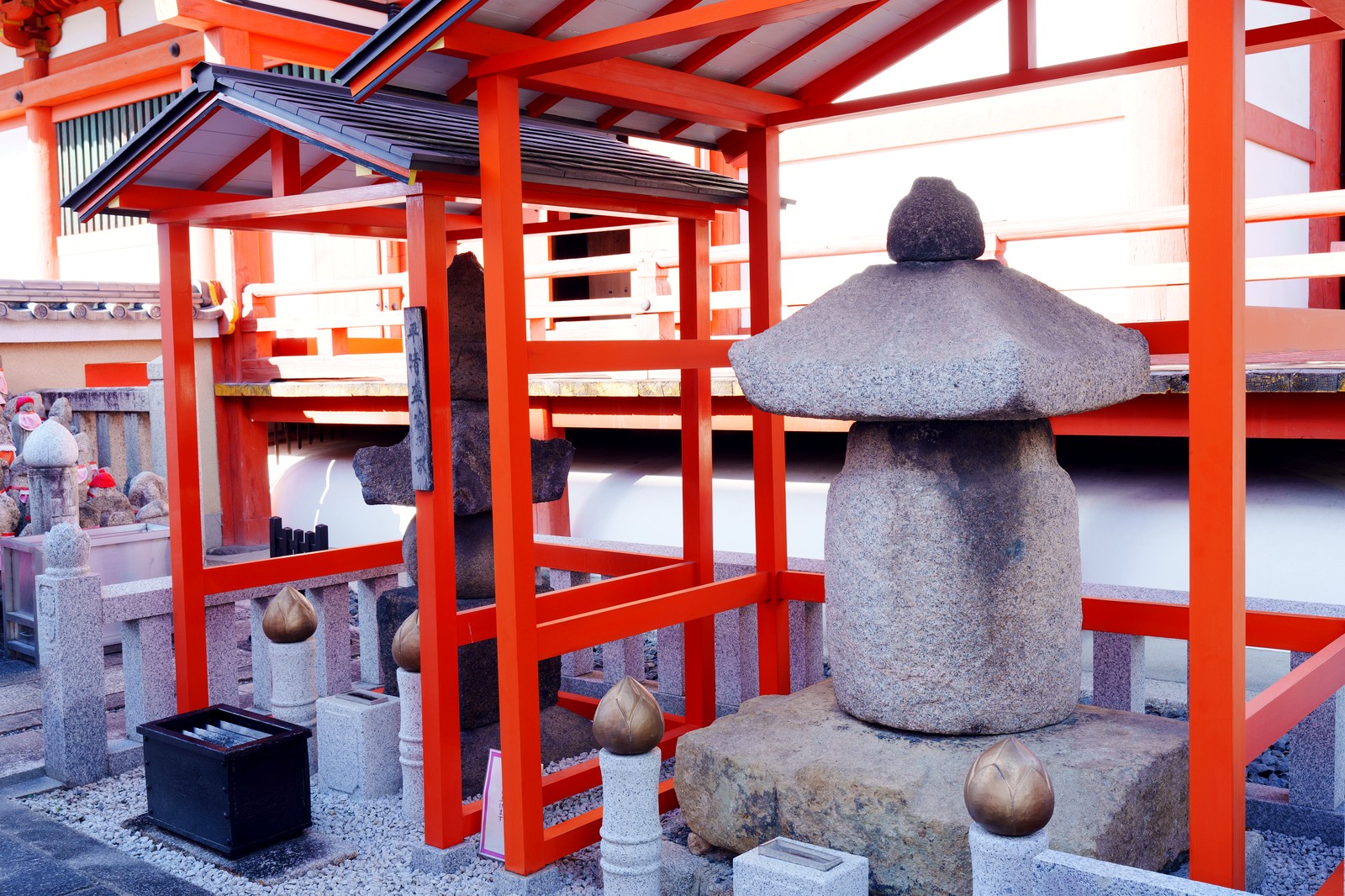 六波羅蜜寺の清盛塚と阿古屋塚
