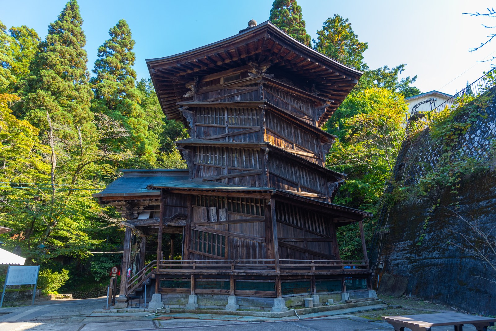 飯盛山のさざえ堂（旧正宗寺三匝堂）