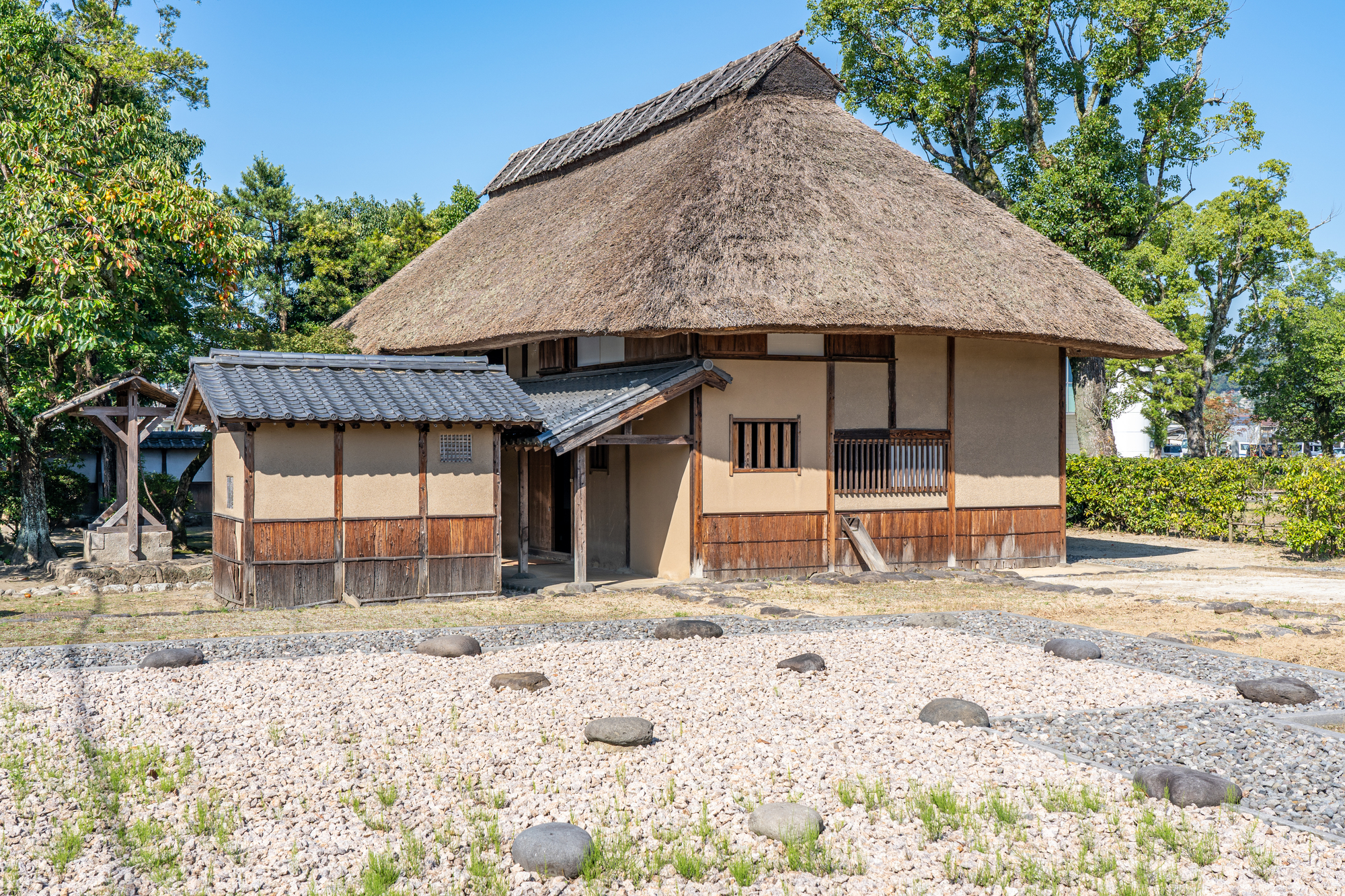 咸宜園跡に現存する茅葺きの秋風庵